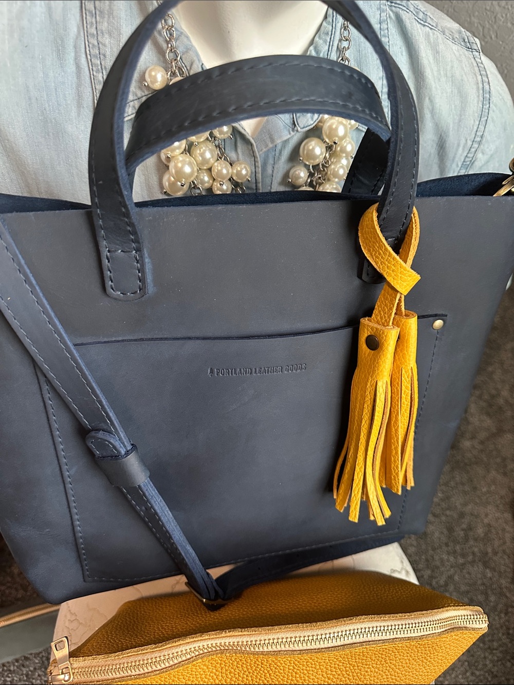 ☀️New PLG Medium Deep Waters 💙💛 crossbody tote, sunshine, Total eclipse - Picture 11 of 14